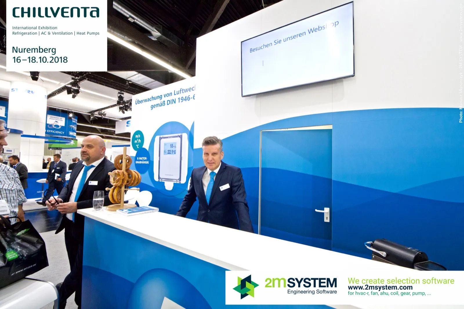 FuehlerSysteme reception counter with webshop screen and airflow sensor graphic at Chillventa 2018