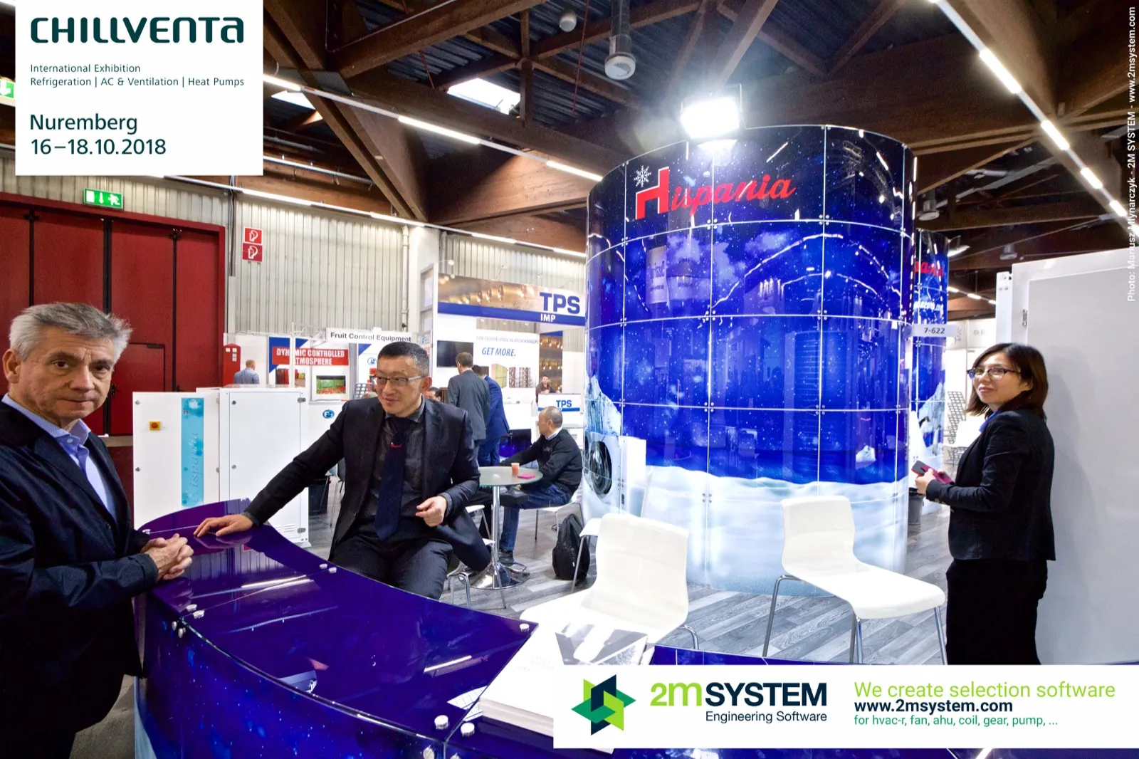 Hispania stand with curved blue counter and starry cylinder tower at Chillventa 2018