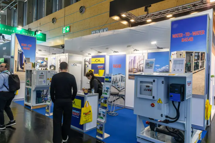 ACM and Brenta Rent stand promoting R454B water-to-water and rooftop units at Chillventa 2026