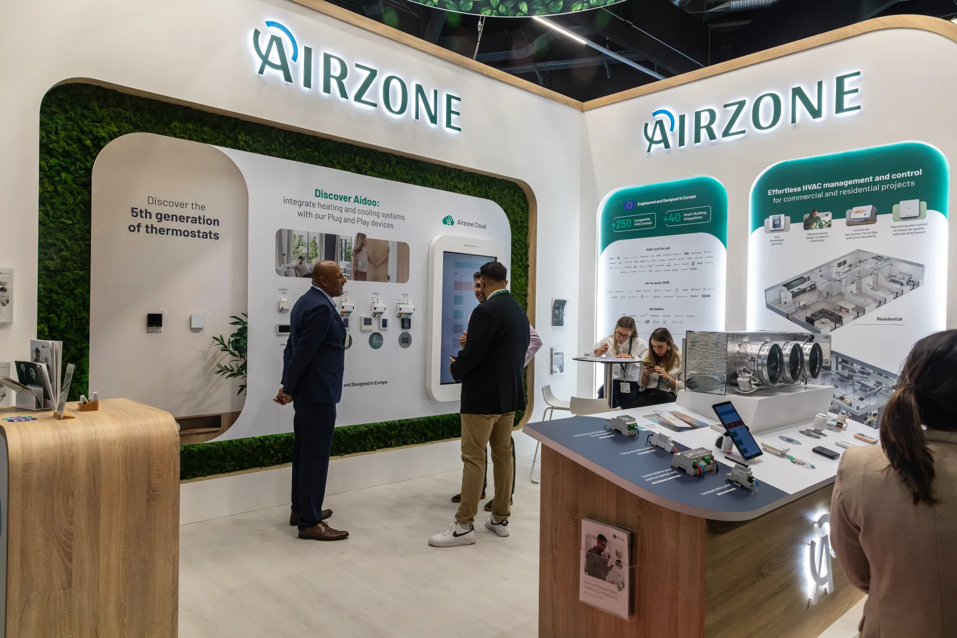 Airzone stand with moss wall, thermostats and Aidoo control devices at Chillventa 2026