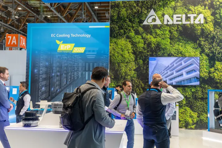 EC motors on display beneath Delta's moss wall and screen at Chillventa 2026