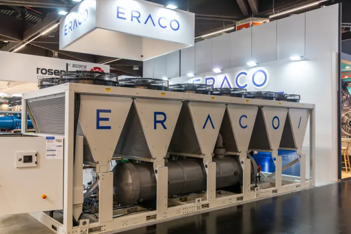 Eraco air-cooled chiller with V-coils, fans and a large evaporator