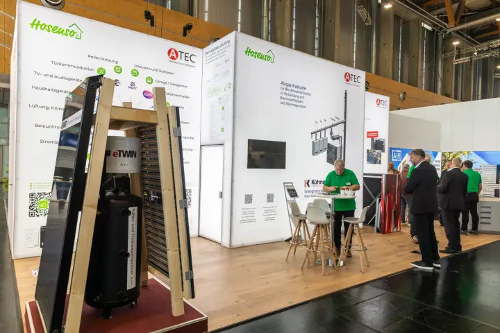 Hoseuso and ATEC stand with eTWIN storage tank in a timber frame at Chillventa 2026
