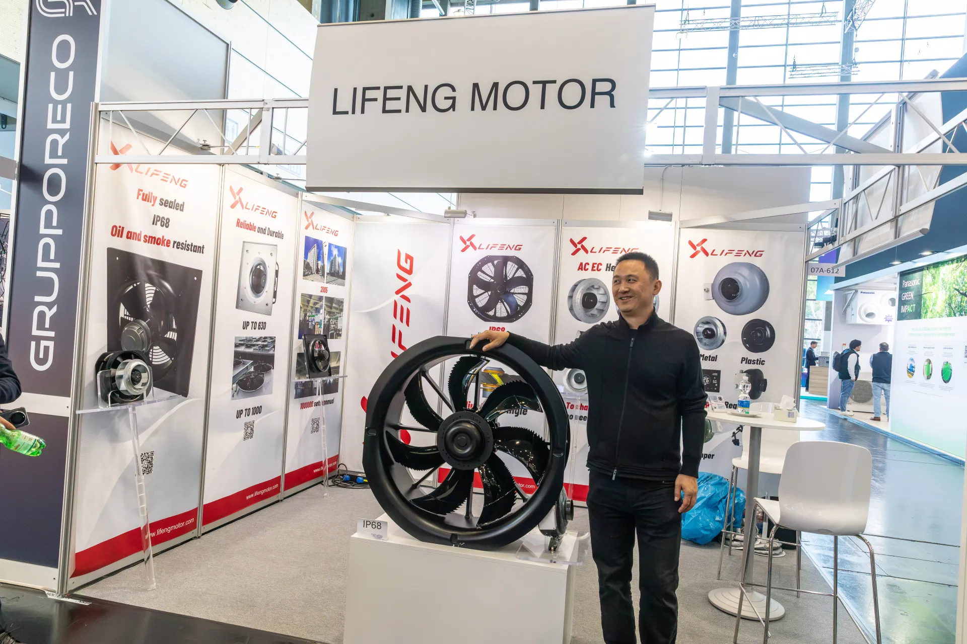 Lifeng Motor stand with a large IP68 axial fan at Chillventa 2026