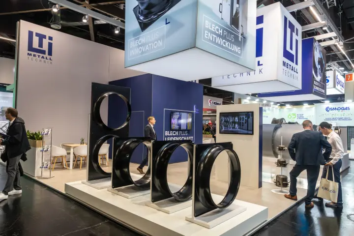 LTi Metalltechnik corner with black inlet nozzles and hanging cubes at Chillventa 2026