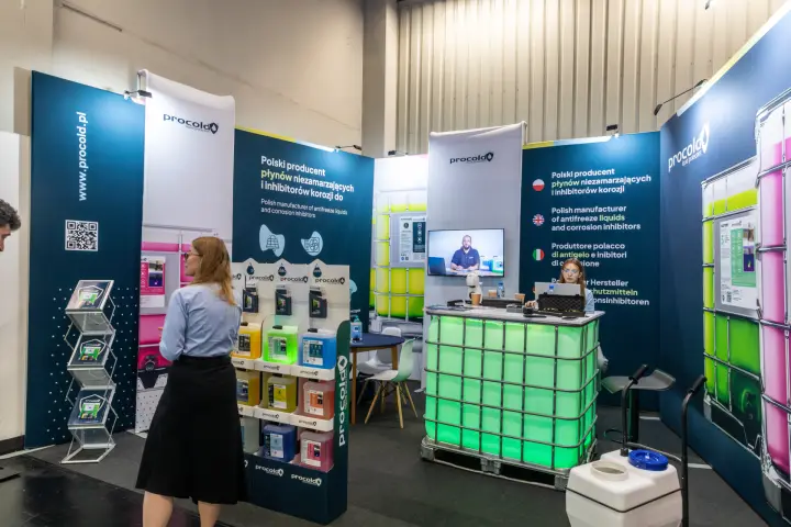 Procold stand with antifreeze fluid canisters and an illuminated IBC tank counter at Chillventa 2026