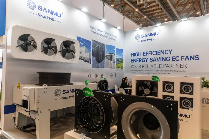 Sanmu EC fan range with centrifugal and axial units marked ErP2026 at Chillventa 2026