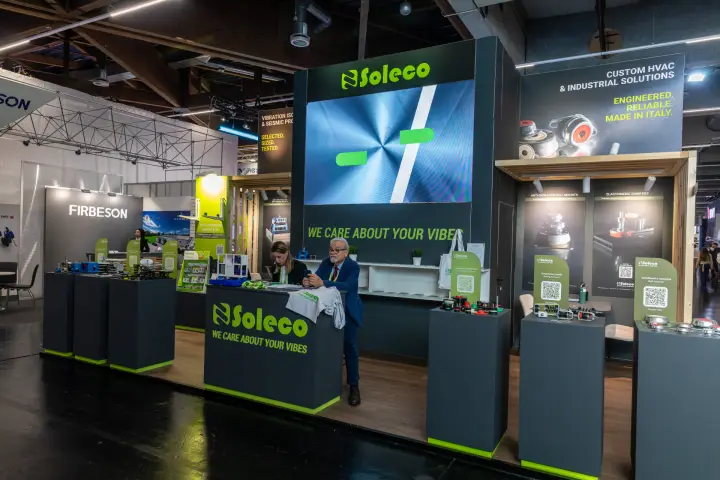 Soleco stand with anti-vibration mounts and an LED video wall at Chillventa 2026