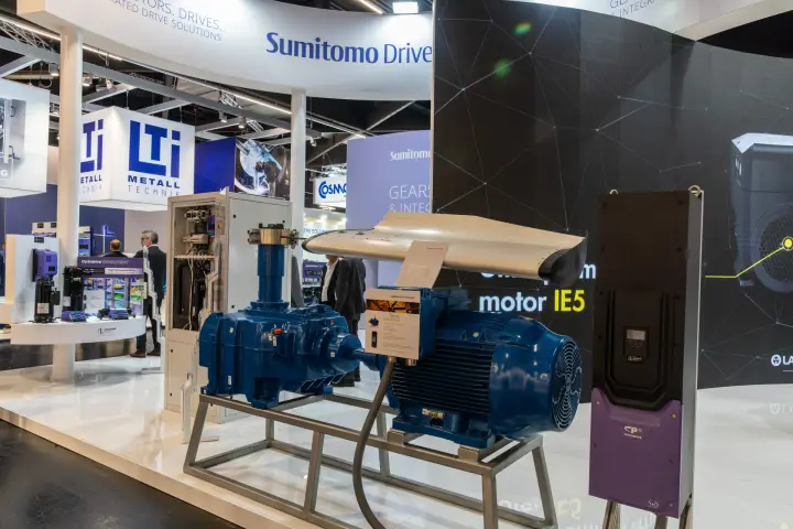 Sumitomo gearbox and blue motor carrying a fan blade, with Optidrive inverter at Chillventa 2026