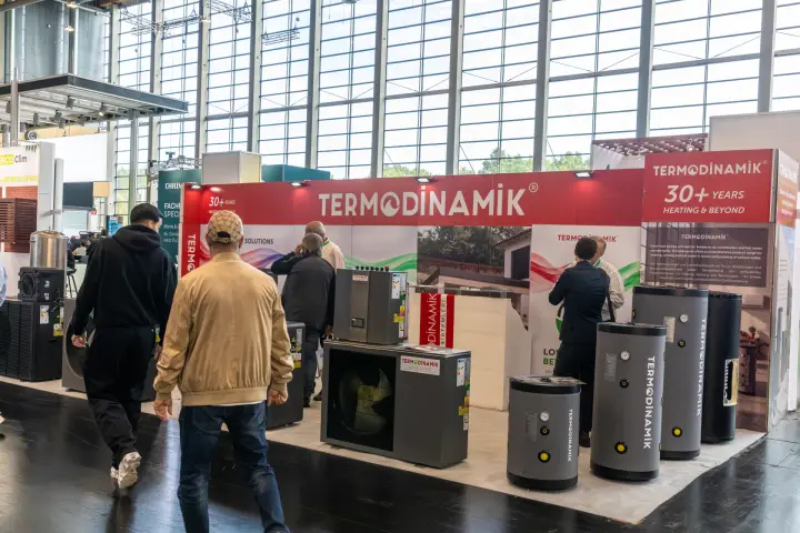 Termodinamik stand with heat pumps and hot water storage tanks at Chillventa 2026