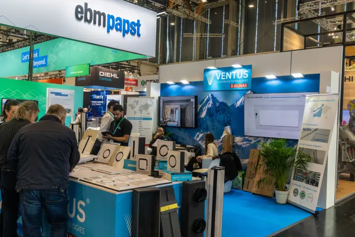 Ventus stand by D. Ellinas with round and linear diffuser samples at Chillventa 2026