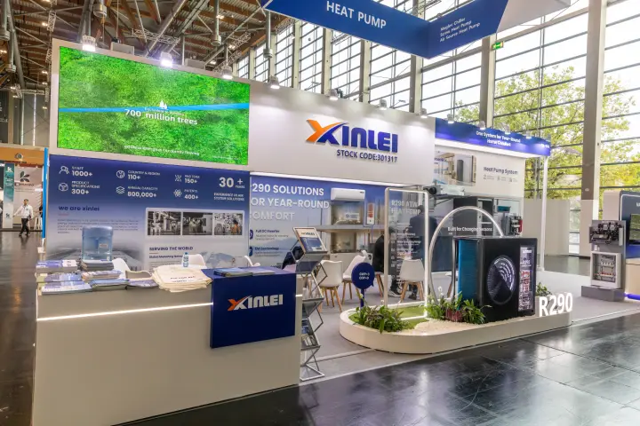 Xinlei stand with R290 air-to-water heat pump and LED wall at Chillventa 2026