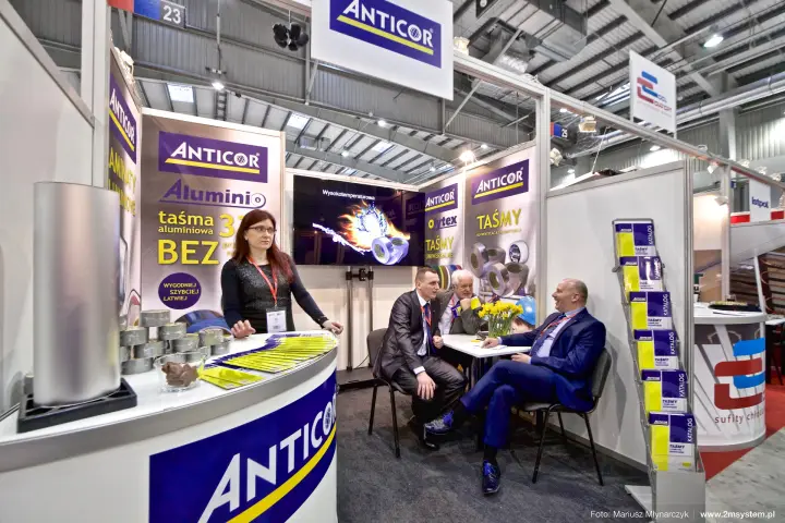 Anticor stand with aluminium and ventilation tapes and catalogue rack