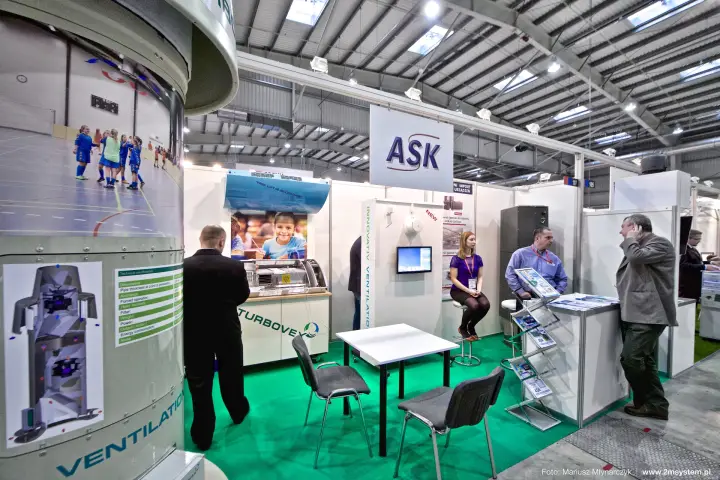 ASK stand with Turbovex ventilation units on a green floor at Forum Wentylacja 2016