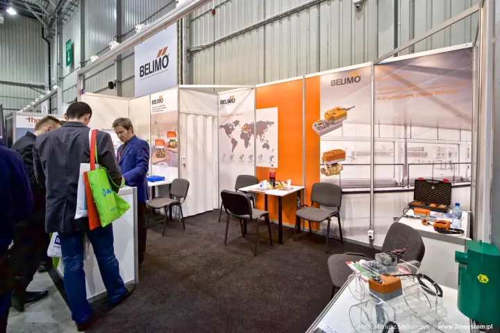 Belimo stand with orange panels, actuators and valve displays at Forum Wentylacja 2016