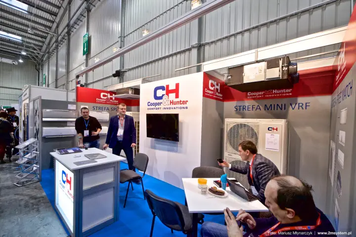 Cooper&Hunter stand with split zone and mini VRF outdoor unit at Forum Wentylacja 2016