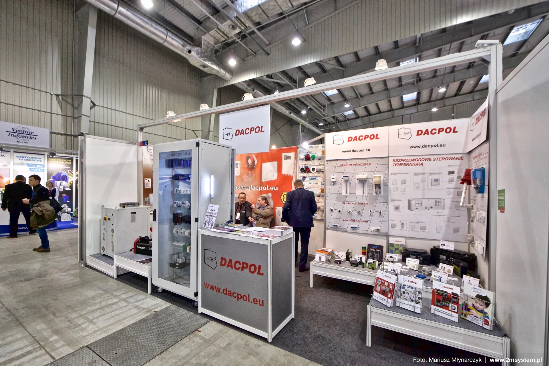 Dacpol stand with sensors and wireless temperature control boards at Forum Wentylacja 2016