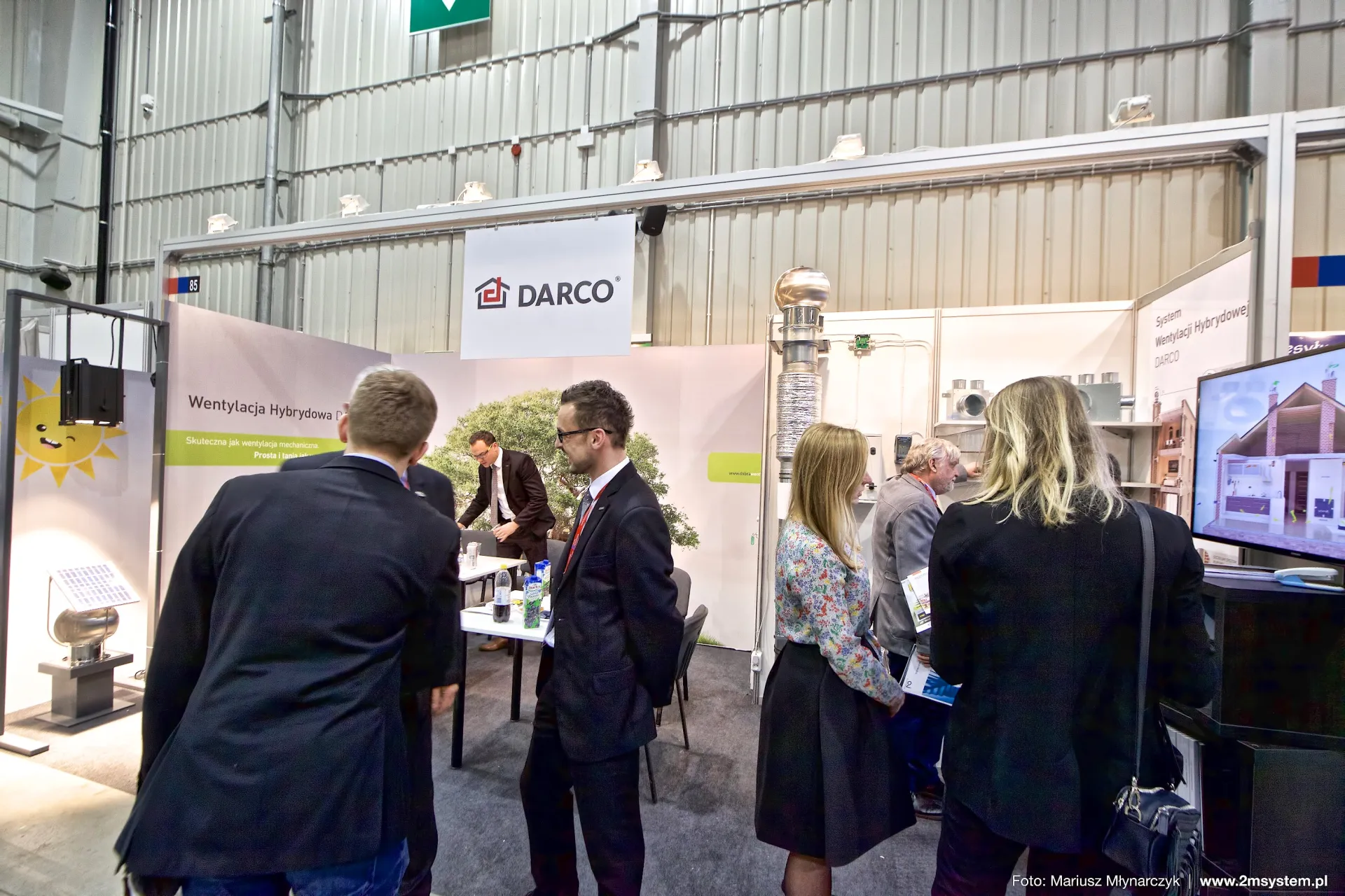 Darco hybrid ventilation stand with solar-powered roof cowl at Forum Wentylacja 2016
