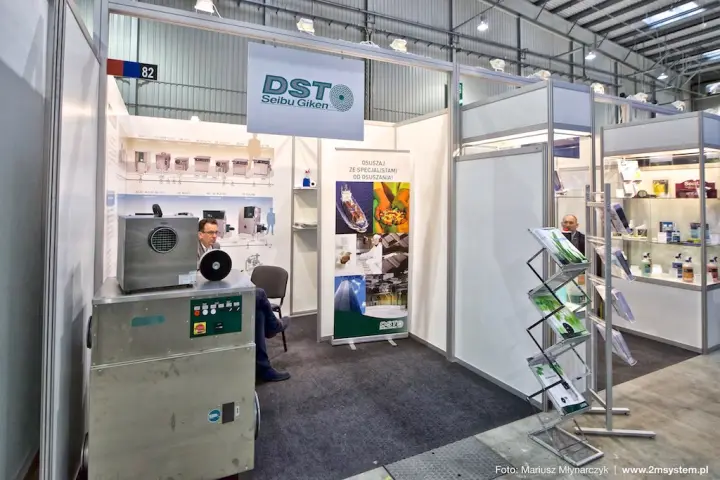 DST Seibu Giken shell-scheme stand with a stainless-steel dehumidifier at Forum Wentylacja 2016