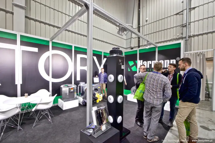 Harmann stand end with display column, ROOFTEC and COOKVENT fans at Forum Wentylacja 2016