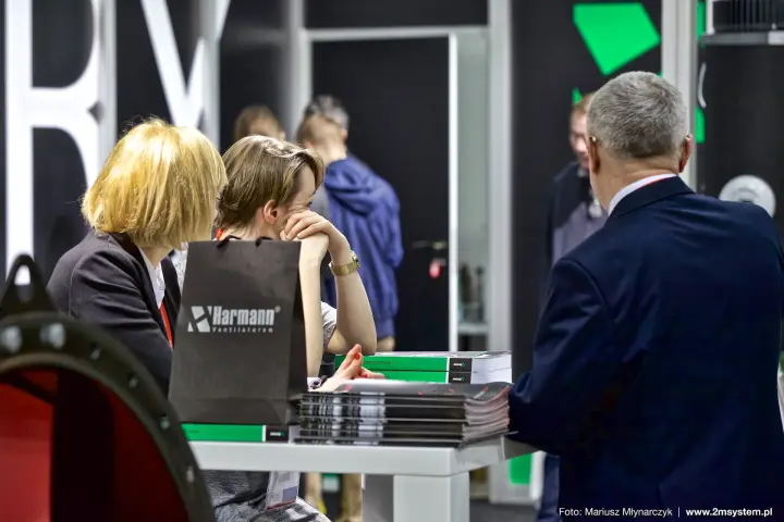 Harmann Ventilatoren counter with catalogues and branded bag at Forum Wentylacja 2016