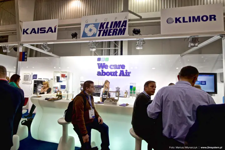 Kaisai, Grupa Klima-Therm and Klimor signs above the shared bar at Forum Wentylacja 2016