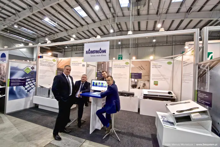 Kampmann team at stand with KaDeck and Katherm HK units at Forum Wentylacja 2016