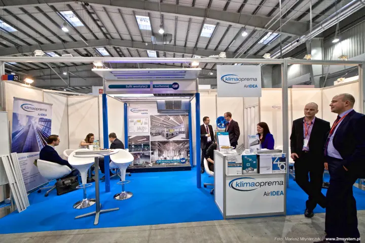 Klimaoprema AirIDEA stand with GIF kitchen ventilation ceiling display at Forum Wentylacja 2016