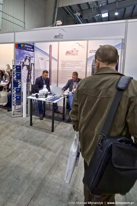 MK Systemy Kominowe stand 151 with flue system graphics at Forum Wentylacja 2016