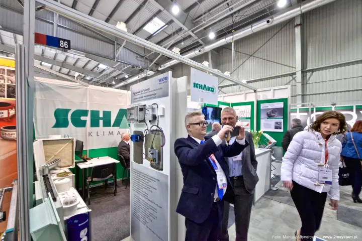 Schako VAV700 high speed VAV control display and air terminals at Forum Wentylacja 2016