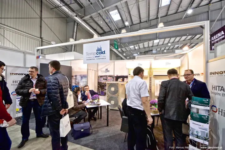 Tempcold stand with Hitachi outdoor units and Innova banners at Forum Wentylacja 2016