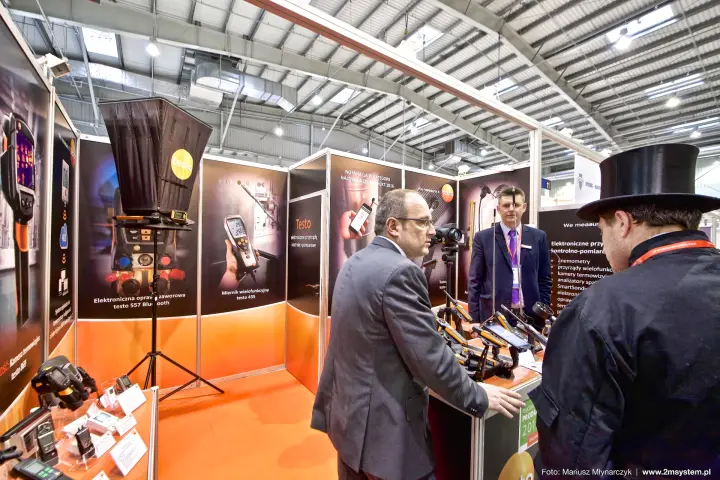 Testo flow hood, testo 557 Bluetooth manifold and testo 435 meter on display at Forum Wentylacja 2016