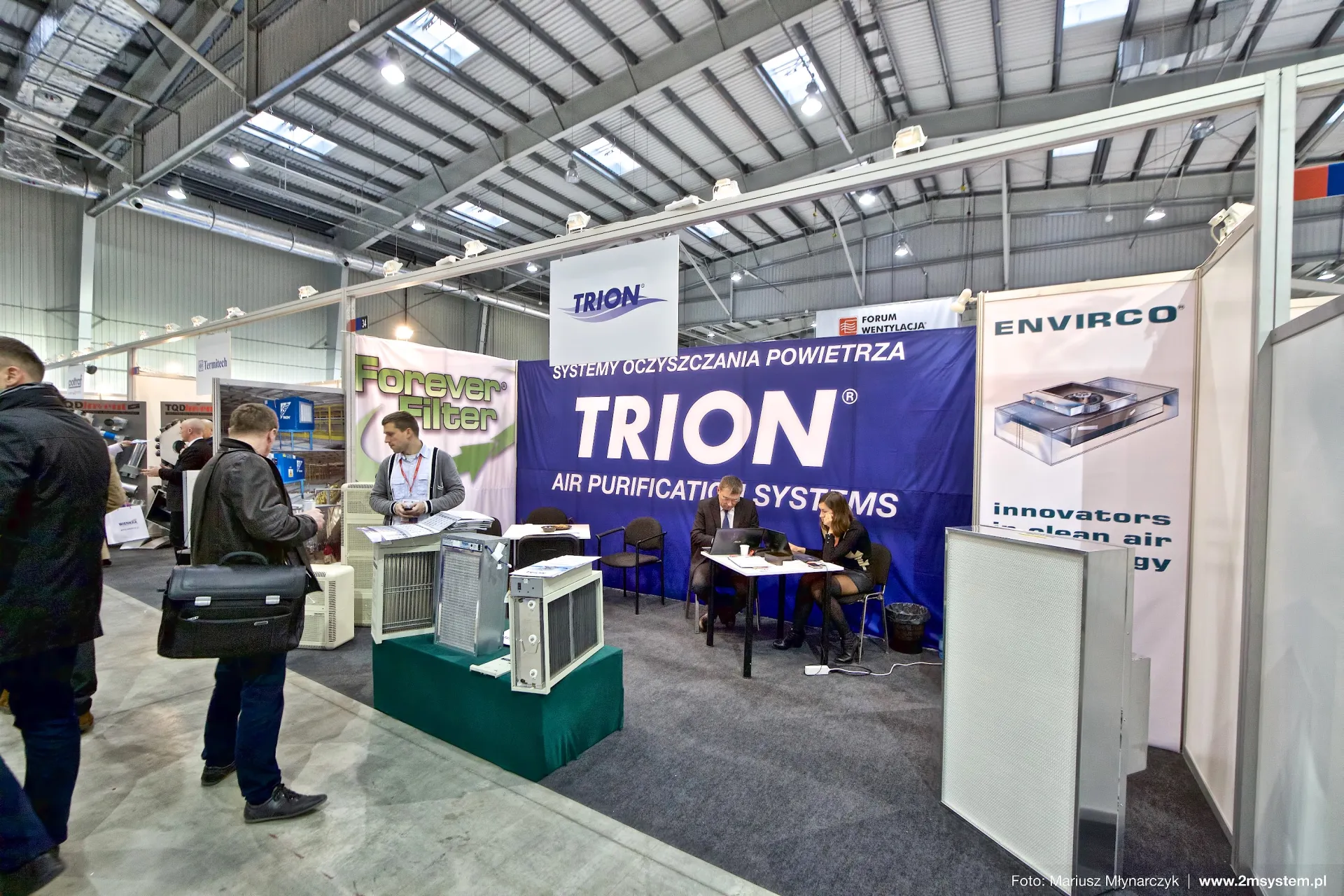 Trion air purification stand with filter units and Envirco panel at Forum Wentylacja 2016