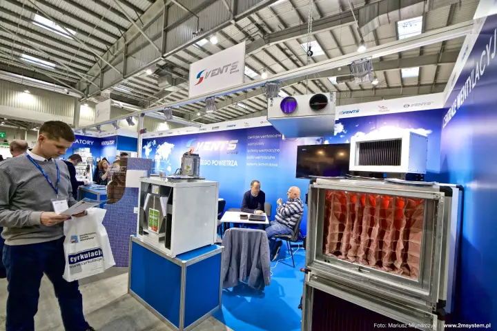 Vents Group stand with heat recovery unit and open bag filter section