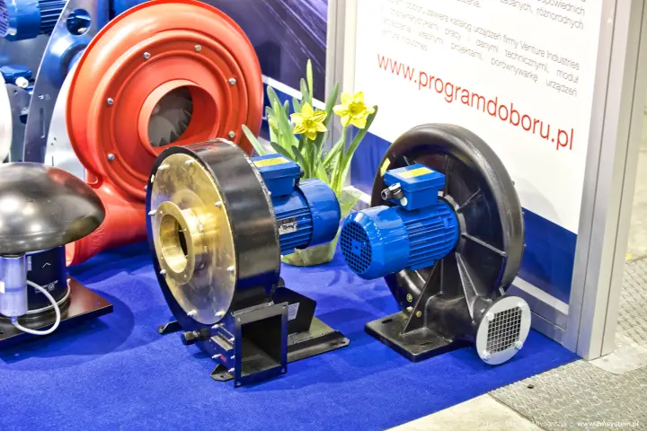 Venture Industries centrifugal blowers next to programdoboru.pl panel at Forum Wentylacja 2016
