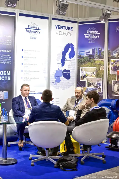 Vertical view of the Venture Industries meeting area and group panels at Forum Wentylacja 2016