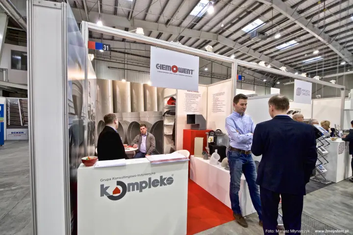 Wide view of the Chemowent and Kompleks stand with chemical-resistant ducting