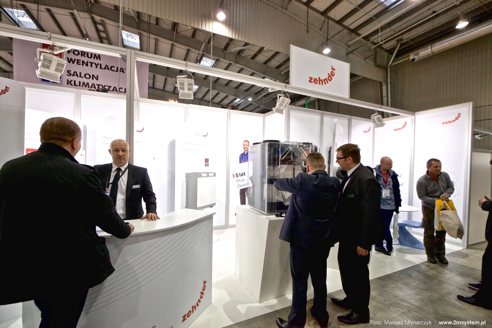 Zehnder stand with a transparent heat recovery unit on a plinth at Forum Wentylacja 2016
