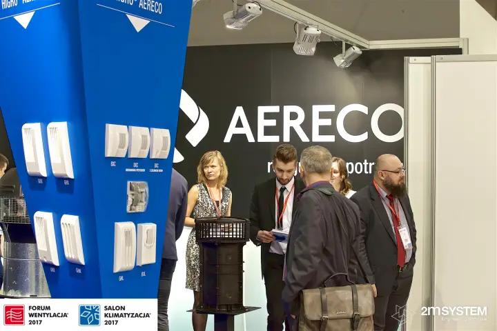 Aereco stand with hygro exhaust units on a blue column and a roof terminal at Forum Wentylacja 2017