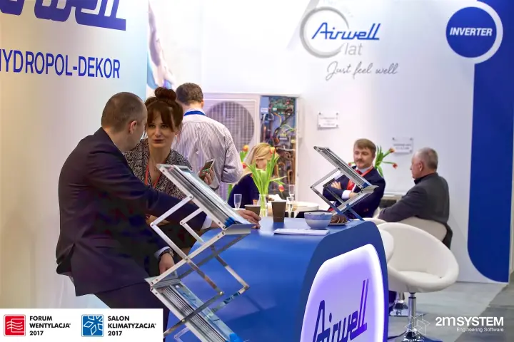 Airwell stand counter with Hydropol-Dekor name and seating area at Forum Wentylacja 2017