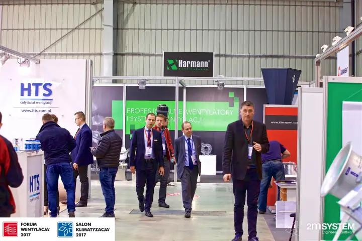 Aisle between the HTS stand and the Harmann ventilator wall at Forum Wentylacja 2017