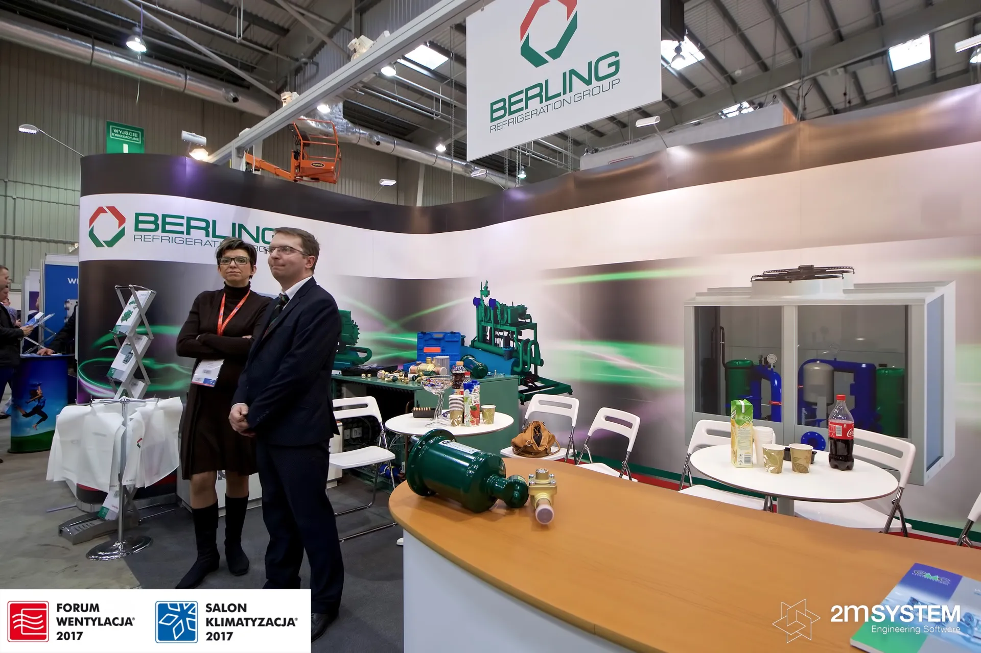 Berling counter with a green refrigerant vessel and a brass valve at Forum Wentylacja 2017