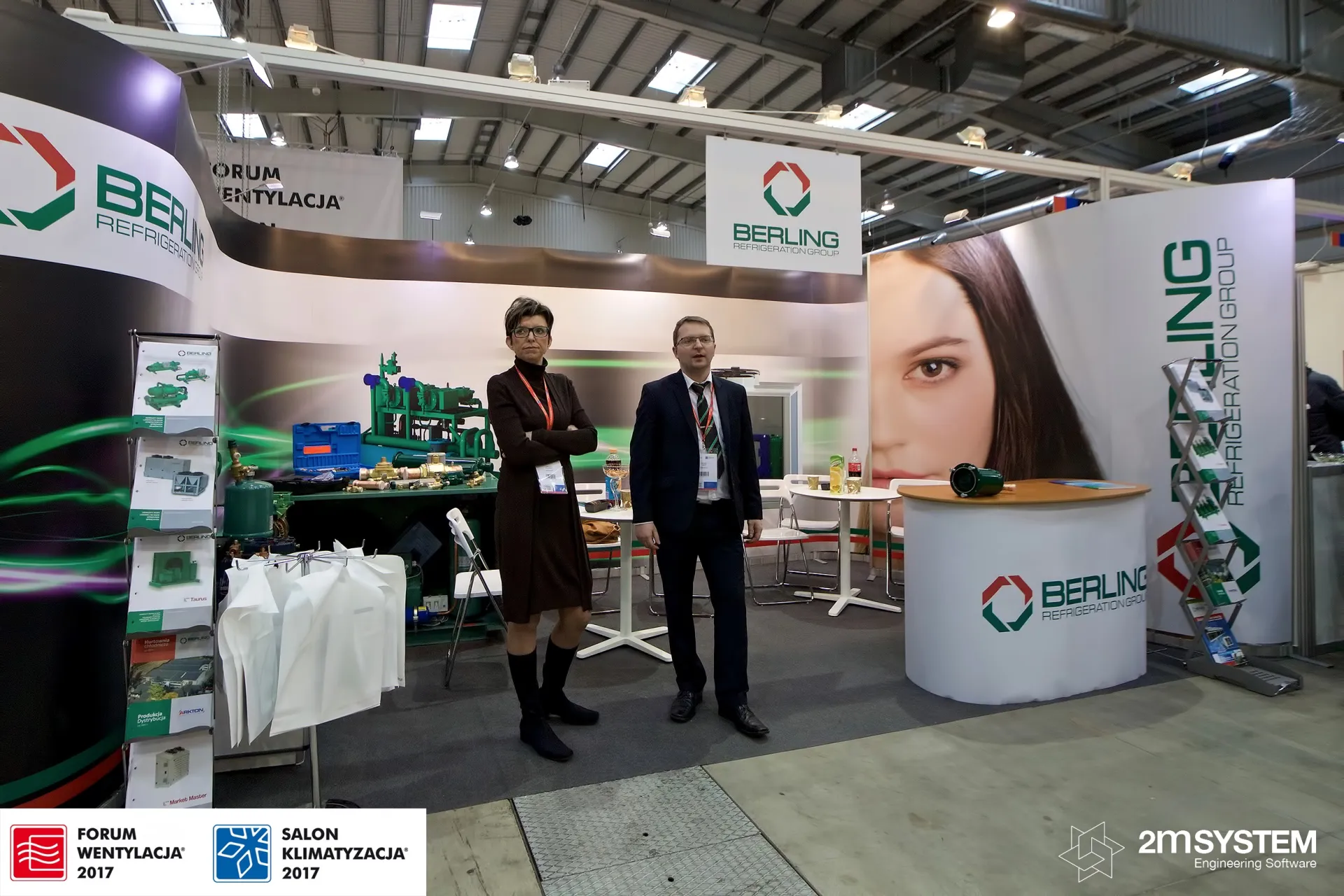 Berling staff in front of compressor packs and brochure racks at Forum Wentylacja 2017