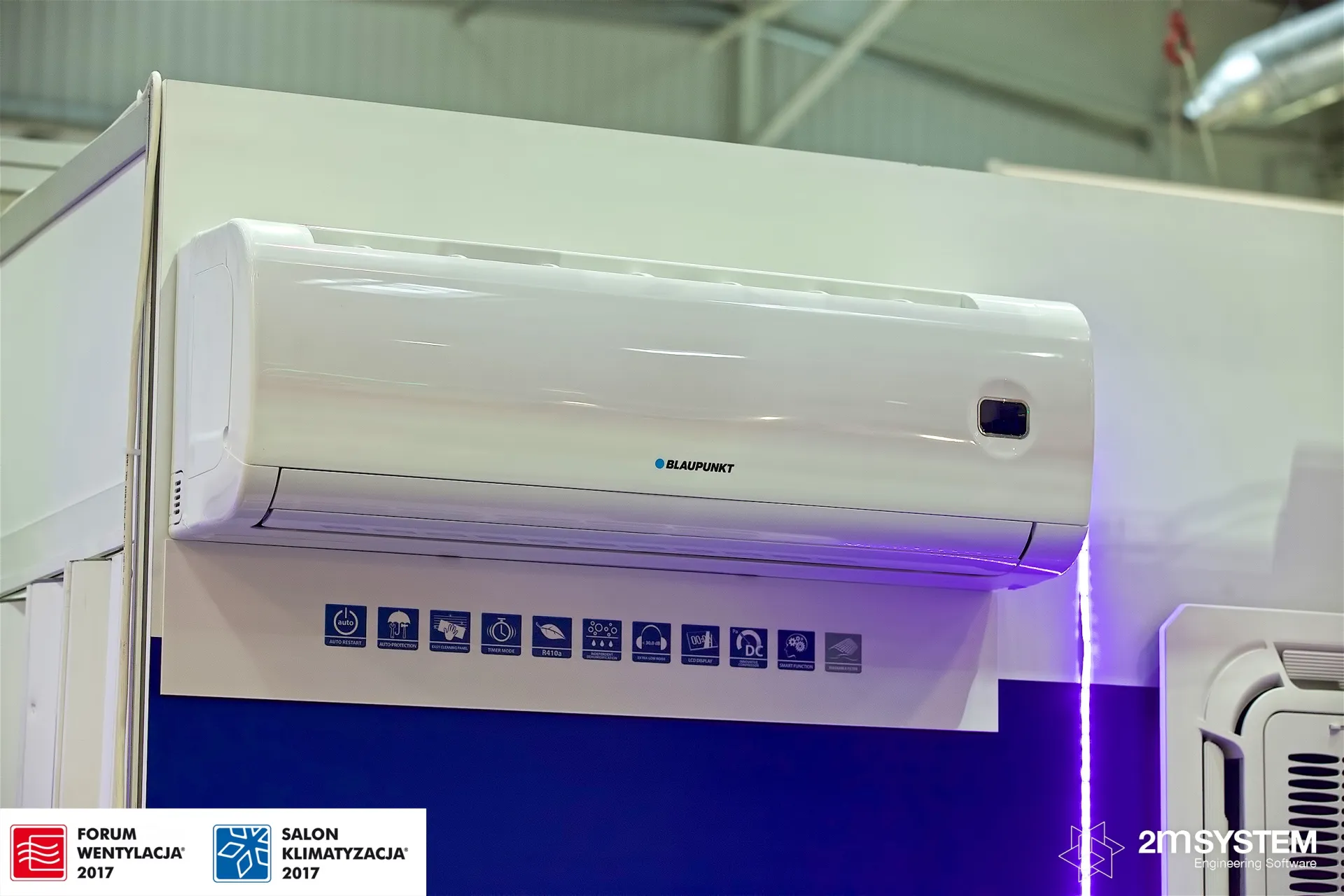Blaupunkt wall-mounted split indoor unit with feature icons at Forum Wentylacja 2017
