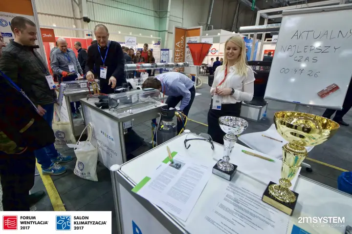 Competitors brazing at Prozon 'Konkurs Lutowania' workstation 2 at Forum Wentylacja 2017
