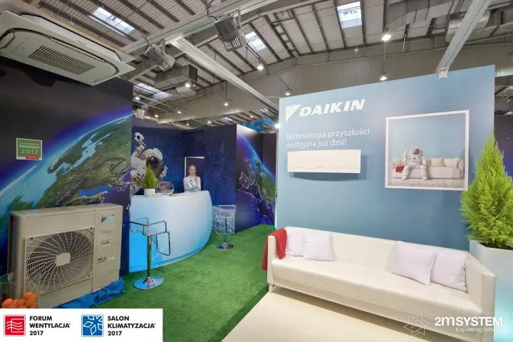 Daikin space-themed stand with sofa and wall-mounted split unit at Forum Wentylacja 2017