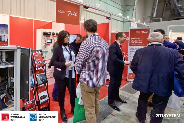 Danfoss stand 135 with open condensing unit and controller wall at Forum Wentylacja 2017