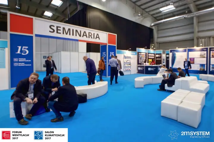 Entrance to the Seminaria area with a blue-carpeted lounge at Forum Wentylacja 2017