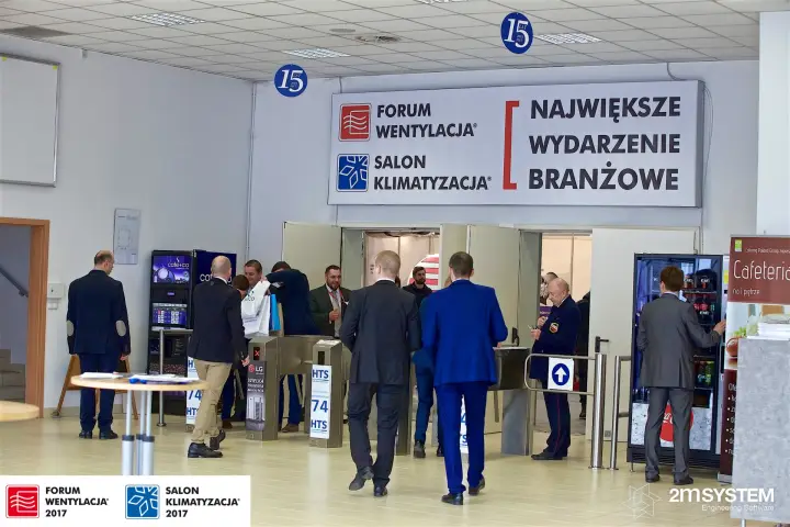 Exhibition entrance under the Największe wydarzenie branżowe banner at Forum Wentylacja 2017