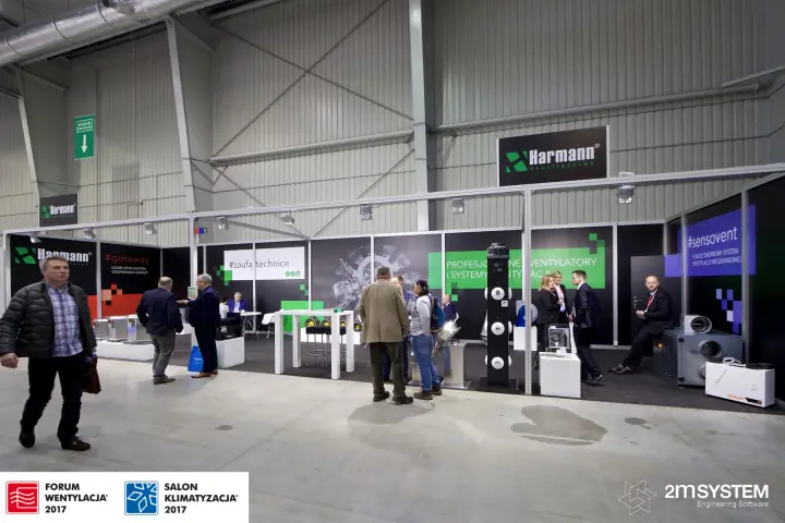 Full front view of the Harmann stand with hanging logo sign at Forum Wentylacja 2017